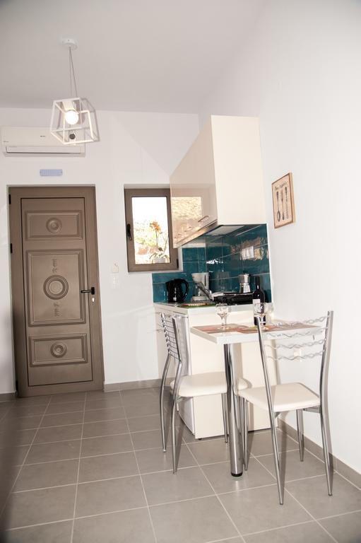 Efrilias Studios & Apartments كيساموس المظهر الخارجي الصورة